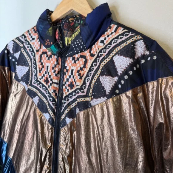 Farm Rio NWT Borogodo Reversible Metallic Quilted Patchwork Puffer Coat Jacket - Picture 12 of 17